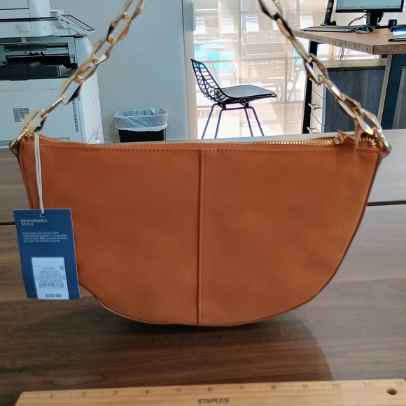 Universal Thread Tan Shoulder Bag with Gold Chain - Picture 1 of 9